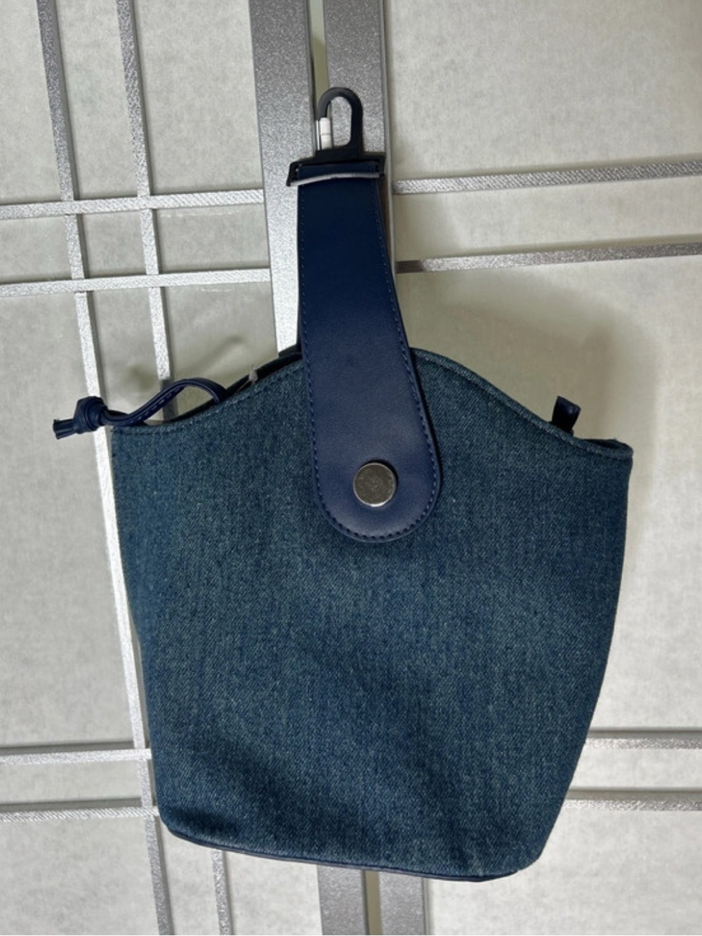 No Boundaries Blue Denim Bucket
Travel Bag Purse Crossbody Strap
